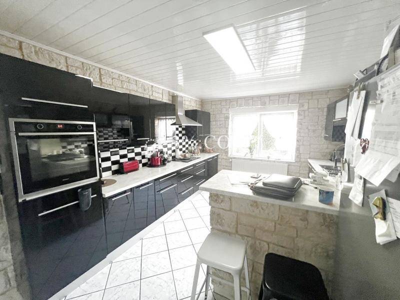 Maison - 181 m² - 8 pièces
