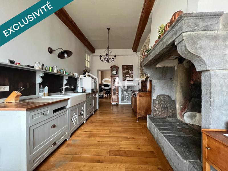 Appartement - 230 m² - 9 pièces