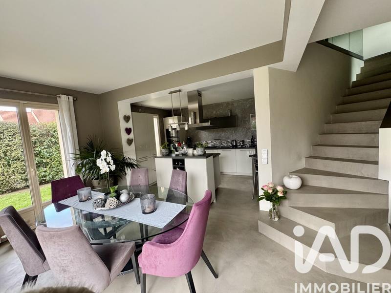 Maison - 177 m² - 7 pièces