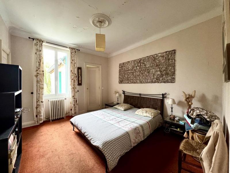 Maison - 217 m² - 9 pièces