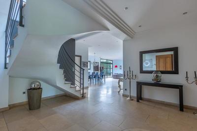Villa - 300 m² - 7 pièces