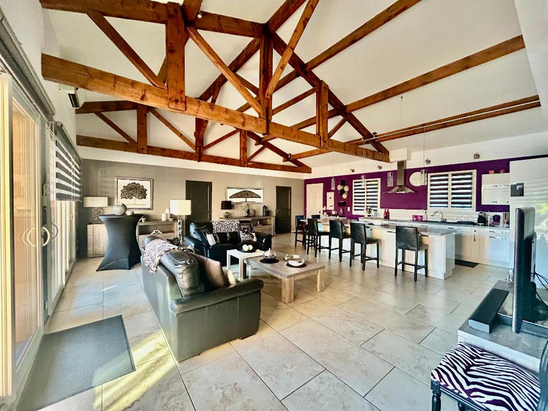 Maison - 200 m² - 6 pièces