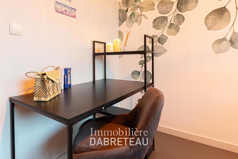Appartement - 99 m² - 7 pièces
