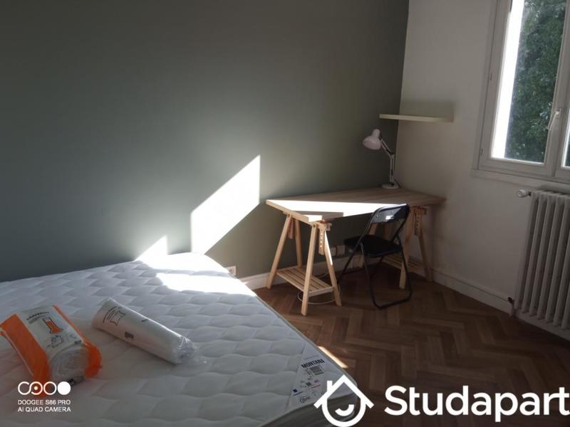 Chambre - 13 m² - 1 pièce