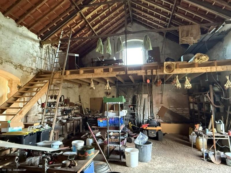 Propriété - 220 m² - 10 pièces