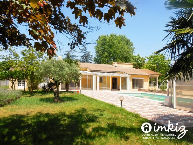 Maison - 220 m² - 9 pièces