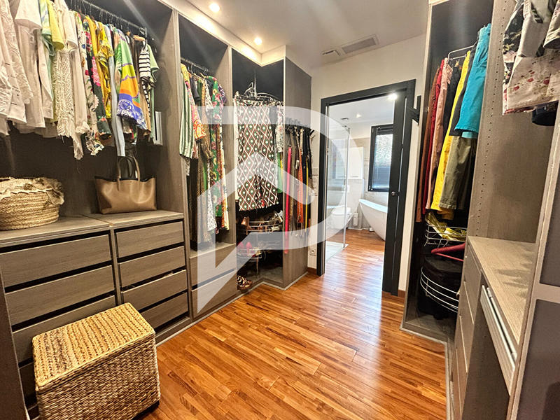 Maison - 171 m² - 6 pièces