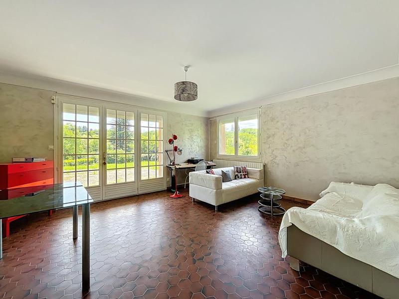 Maison - 212 m² - 5 pièces