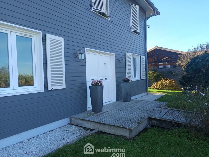 Maison - 737 m² - 20 pièces