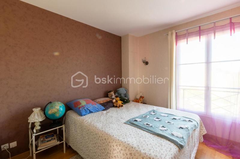 Maison - 168 m² - 8 pièces