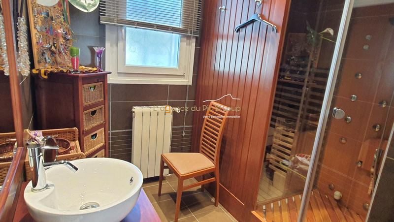 Villa - 190 m² - 6 pièces