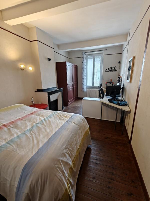 Maison - 161 m² - 11 pièces