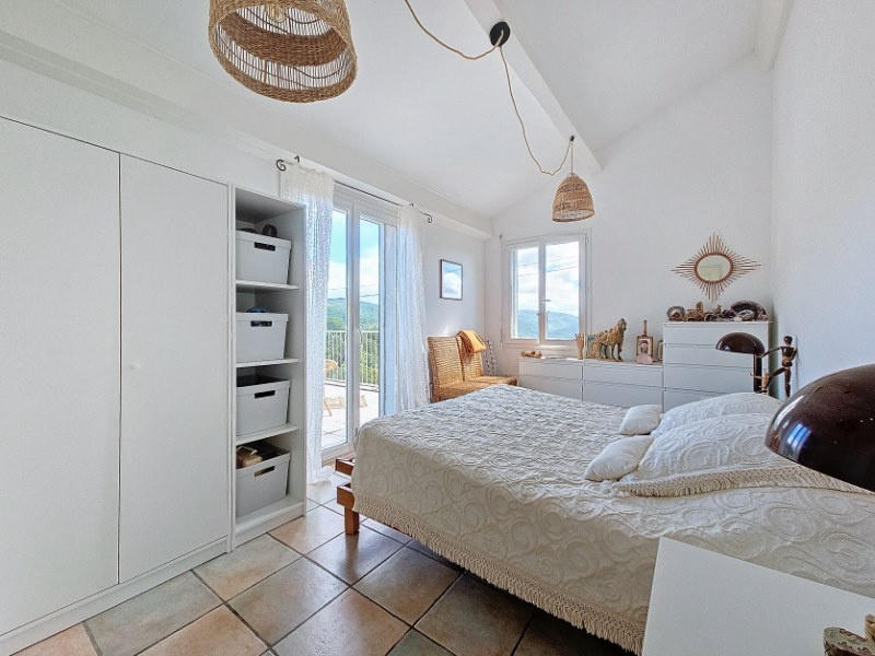 Maison - 264 m² - 7 pièces