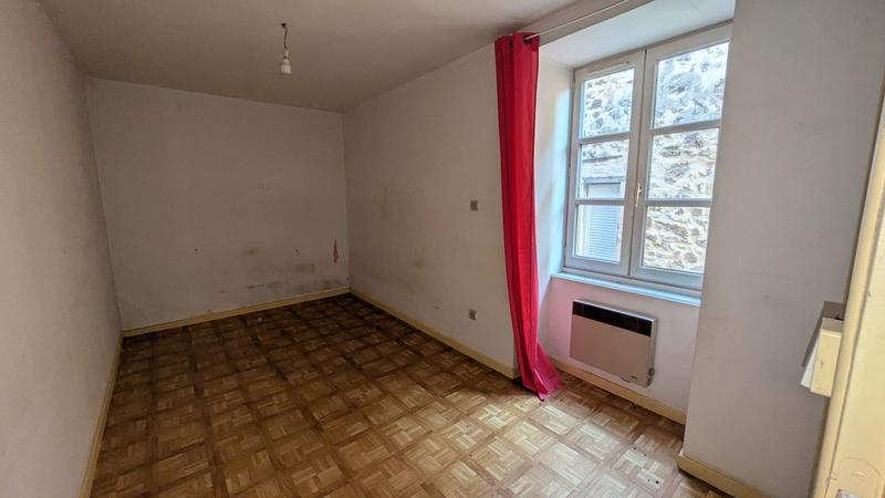 Immeuble - 93 m² - 6 pièces