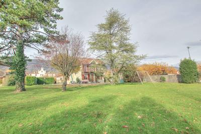 Maison - 200 m² - 6 pièces