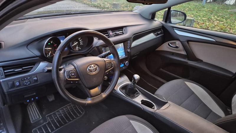 Toyota Avensis 2 1.6 d-4d 112 Dynamic - 5 places