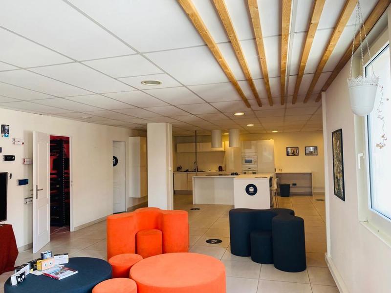 Bureau - 197 m² - 4 pièces