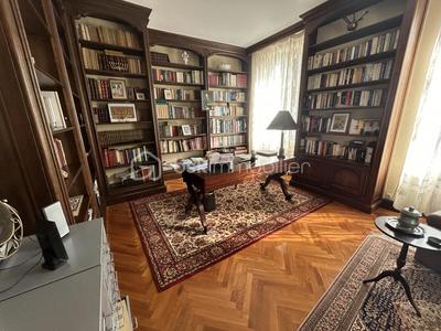 Propriété - 453 m² - 11 pièces