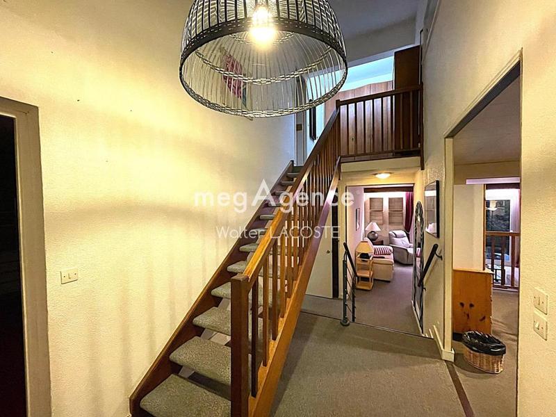 Maison traditionnelle - 179 m² - 6 pièces