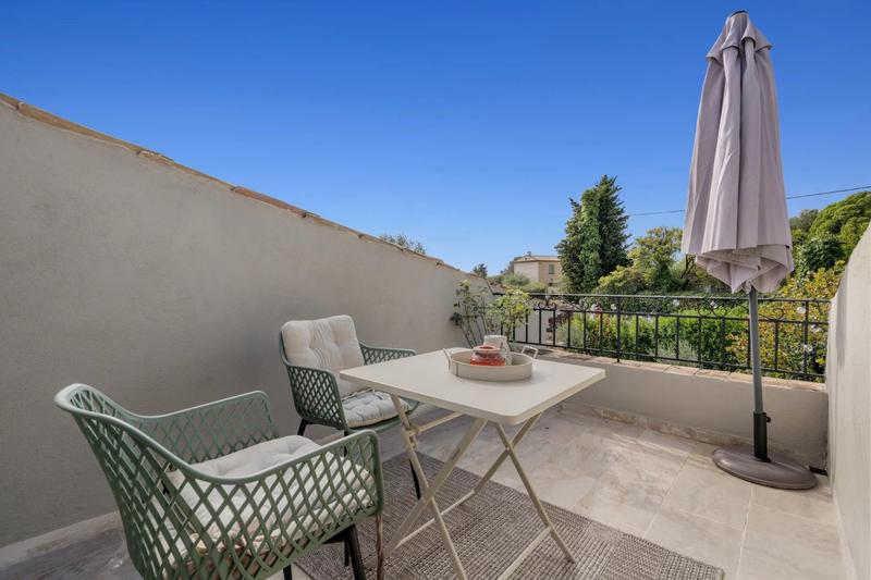 Maison - 315 m² - 8 pièces