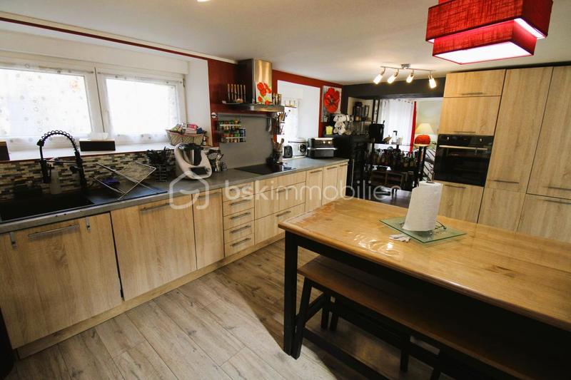 Maison - 281 m² - 5 pièces