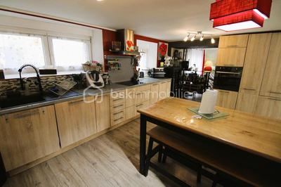 Maison - 281 m² - 5 pièces