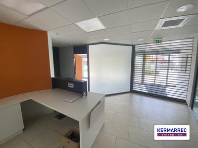 Local commercial - 106 m² - 6 pièces