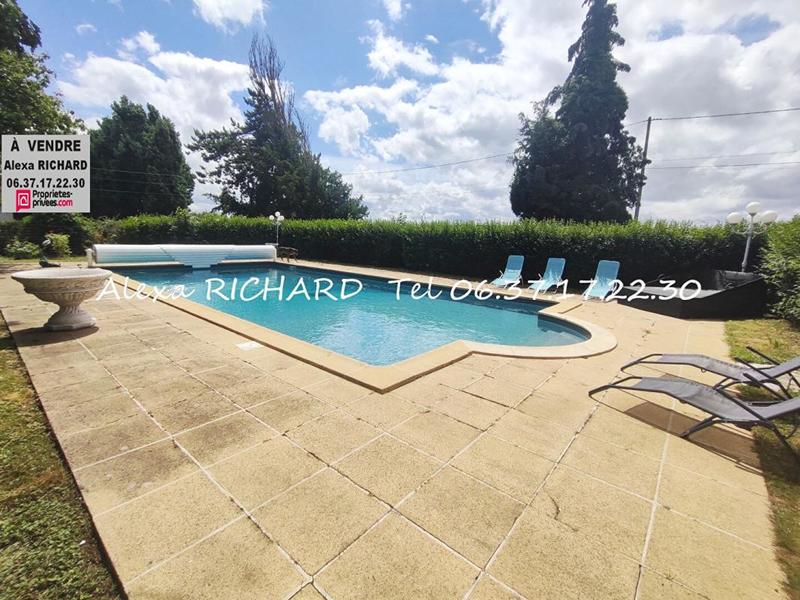 Maison - 218 m² - 11 pièces