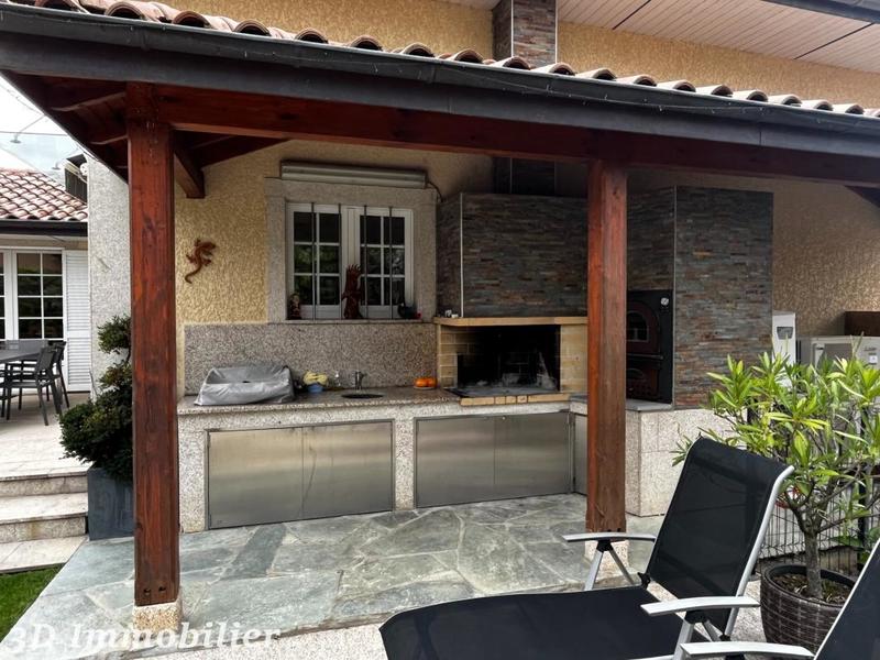 Maison - 255 m² - 7 pièces