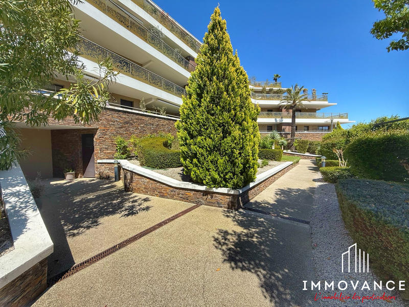 Appartement - 90 m² - 4 pièces