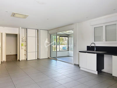 Maison traditionnelle - 100 m² - 5 pièces