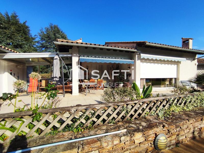 Maison - 228 m² - 6 pièces