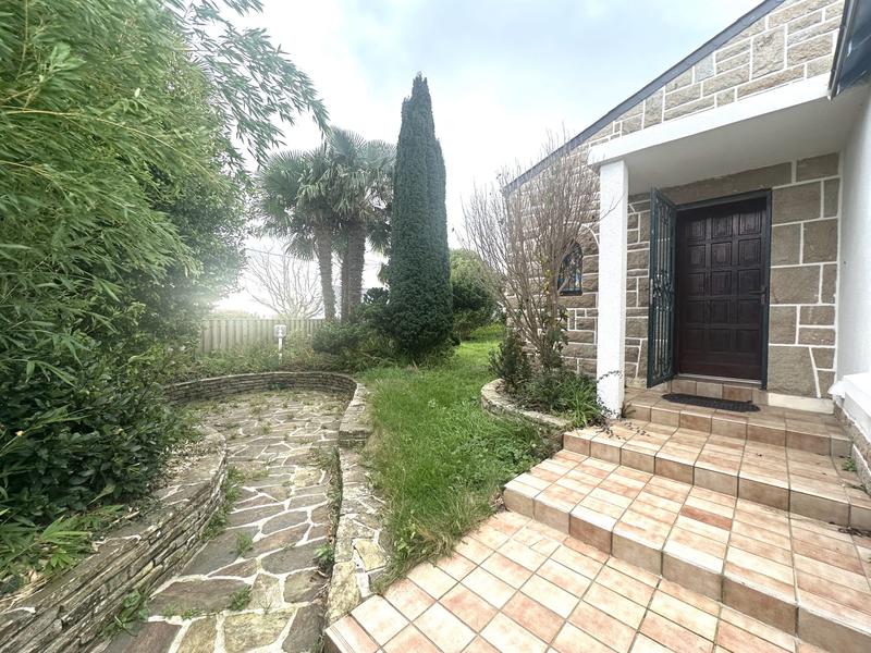 Maison - 200 m² - 8 pièces