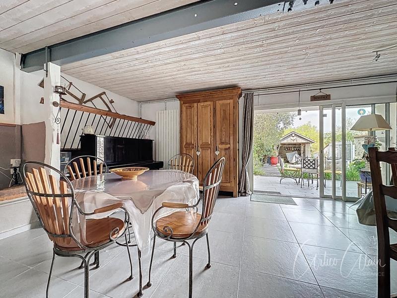 Maison - 253 m² - 8 pièces