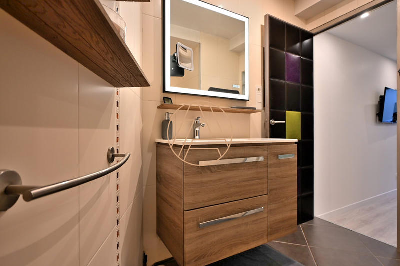 Loft - 202 m² - 8 pièces