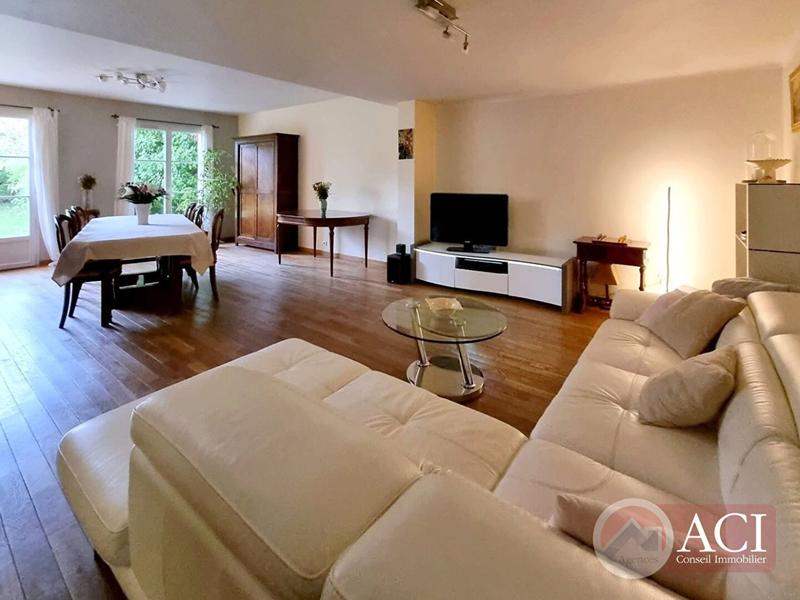 Maison - 264 m² - 11 pièces