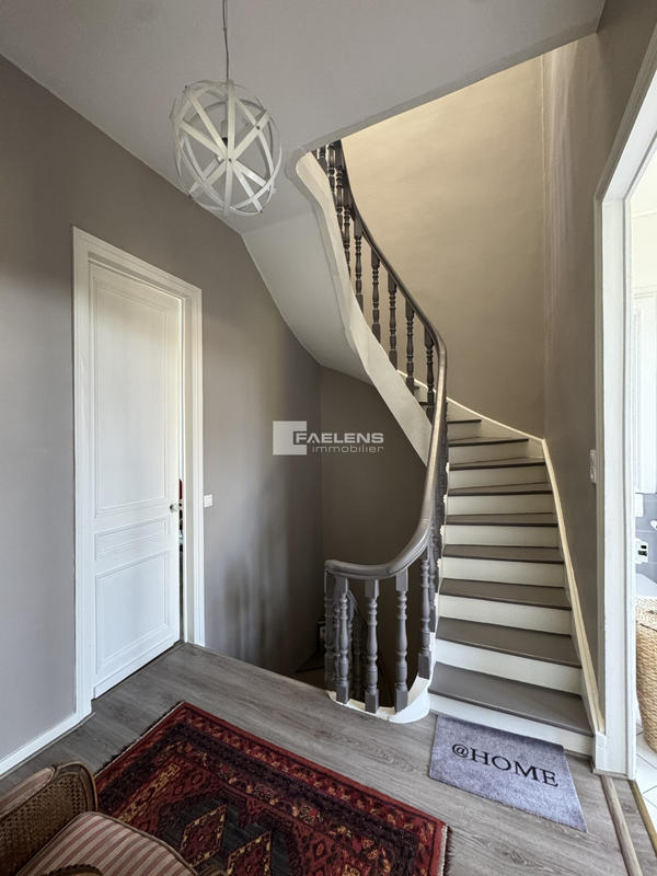 Maison - 200 m² - 7 pièces