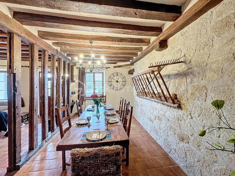 Longère - 221 m² - 9 pièces