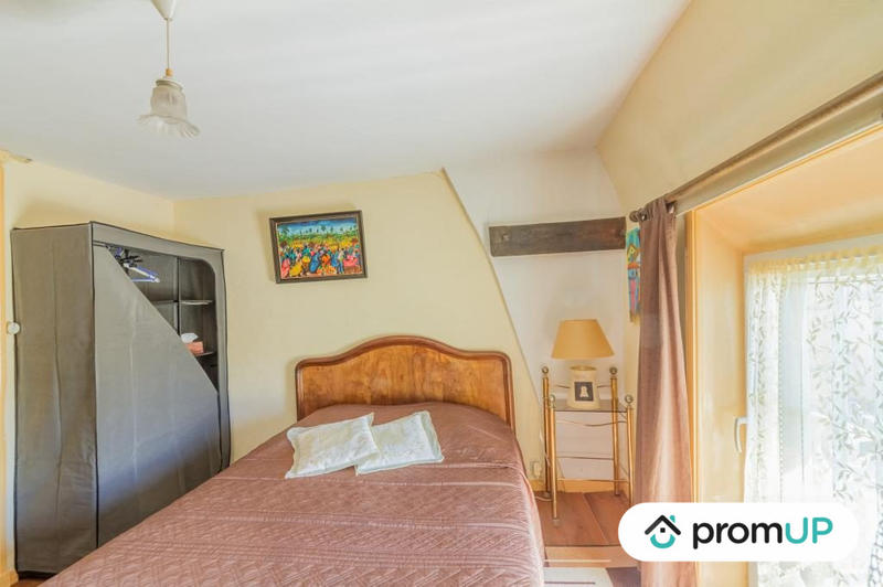 Maison - 370 m² - 12 pièces