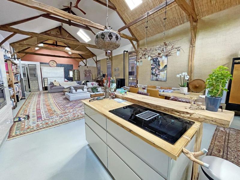 Maison - 281 m² - 7 pièces