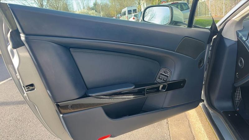 Aston Martin V8 Vantage 2 4.3 385 Bva6