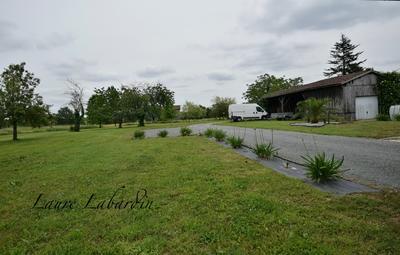 Maison - 300 m² - 9 pièces