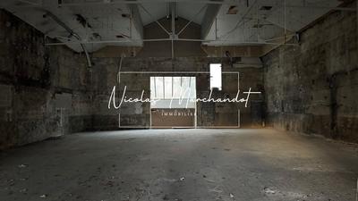 Local commercial - 400 m² - 1 pièce