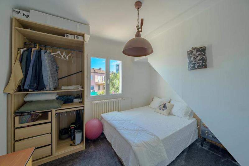 Maison - 350 m² - 6 pièces