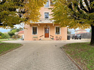 Maison - 172 m² - 8 pièces