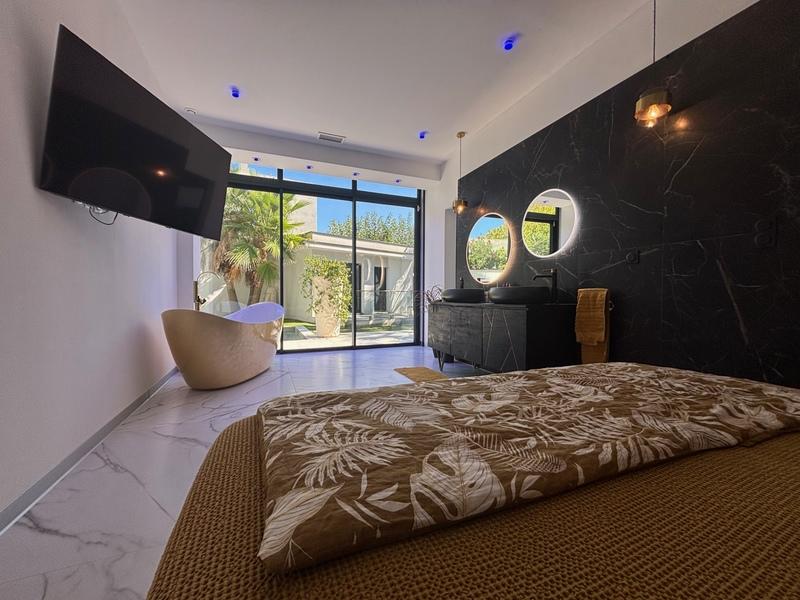 Maison - 261 m² - 7 pièces