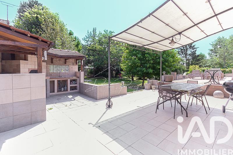 Maison - 185 m² - 10 pièces