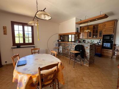 Propriété - 245 m² - 8 pièces