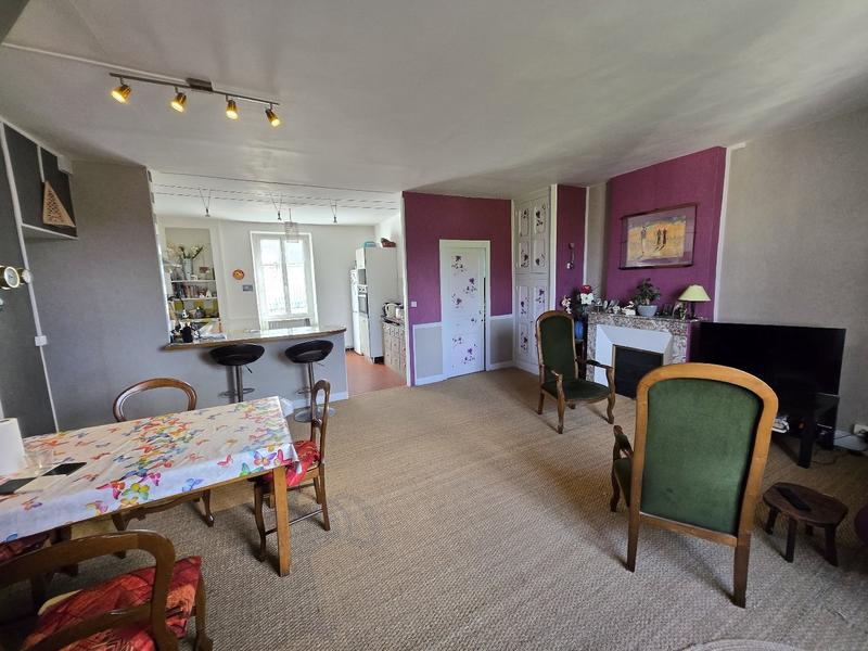 Maison - 166 m² - 8 pièces