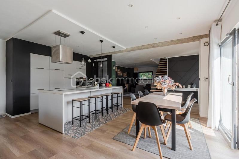 Maison - 163 m² - 5 pièces